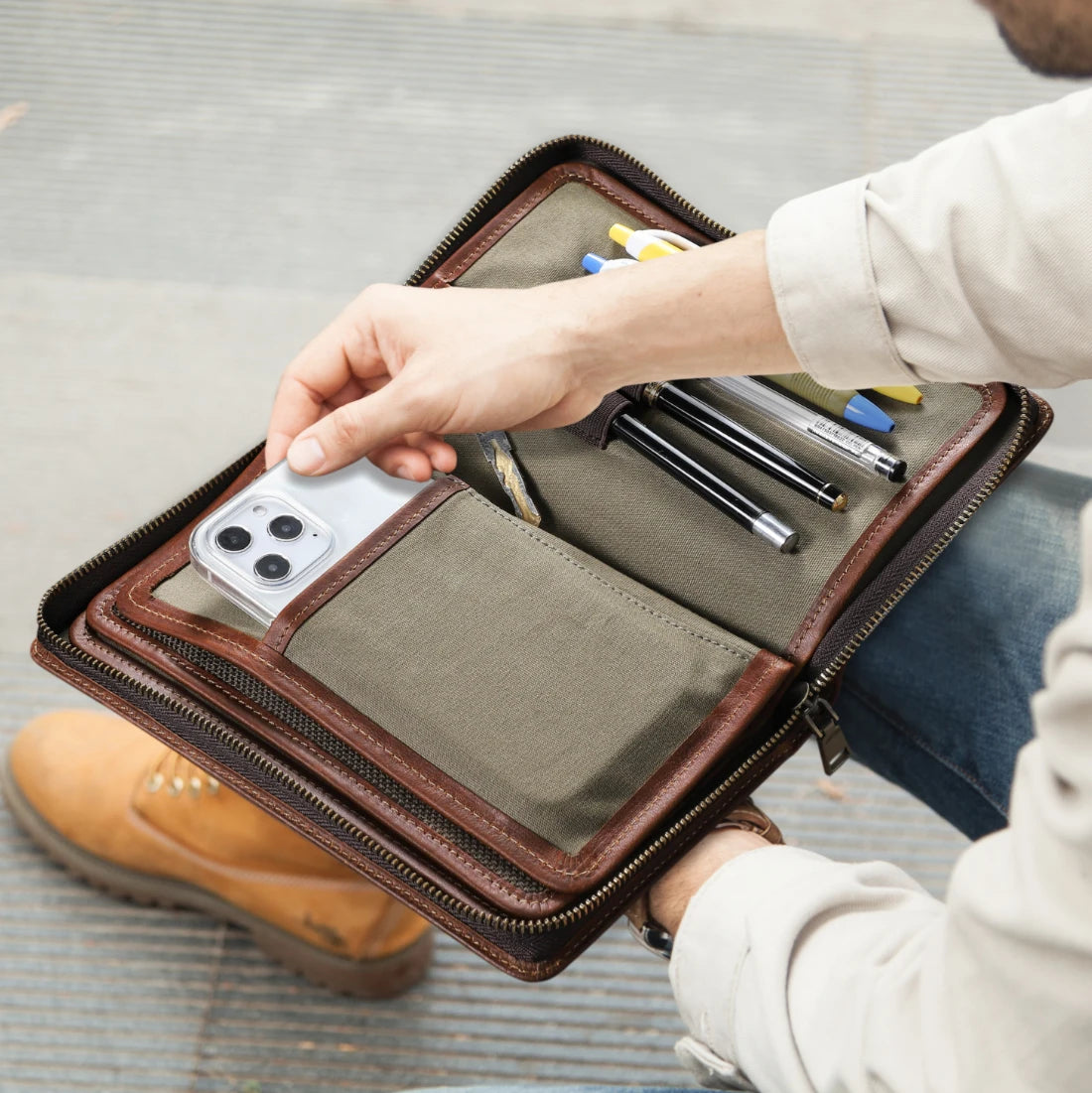 Mini pochette homme en cuir Marron / 13.5 x 22.5 x 3.5 cm-ShopGET® 