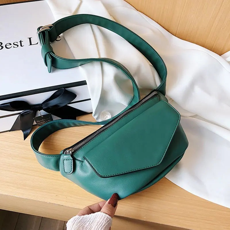 Sac banane en cuir vert avec bandoulière