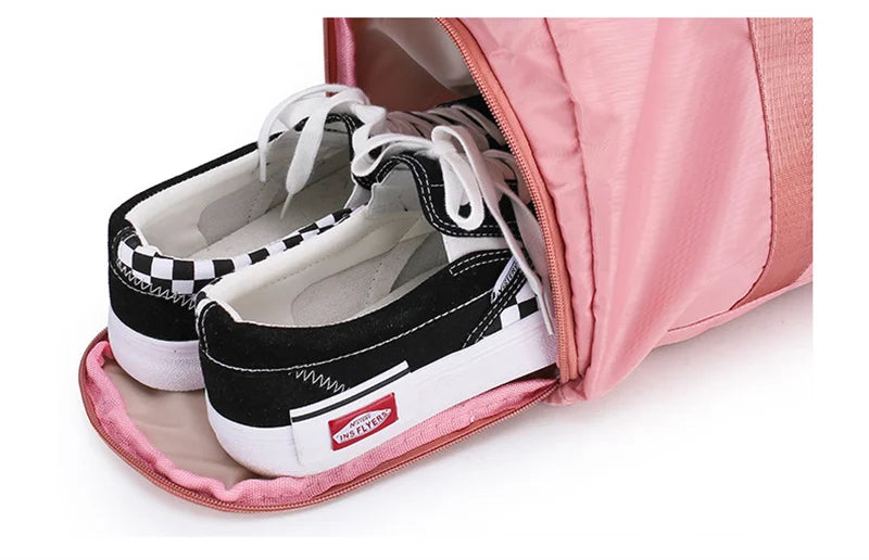 Sac polochon femme Rouge A / 47 X 22 X 24cm-Rouge B / 47 X 22 X 24cm-Noir A / 47 X 22 X 24cm-Noir B / 47 X 22 X 24cm-Rose A / 47 X 22 X 24cm-Rose B / 47 X 22 X 24cm-red2 A / 47 X 22 X 24cm-Rouge C / 47 X 22 X 24cm-Gris A / 47 X 22 X 24cm-Gris B / 47 X 22 X 24cm-Pourpre A / 47 X 22 X 24cm-Pourpre B / 47 X 22 X 24cm-ShopGET® 