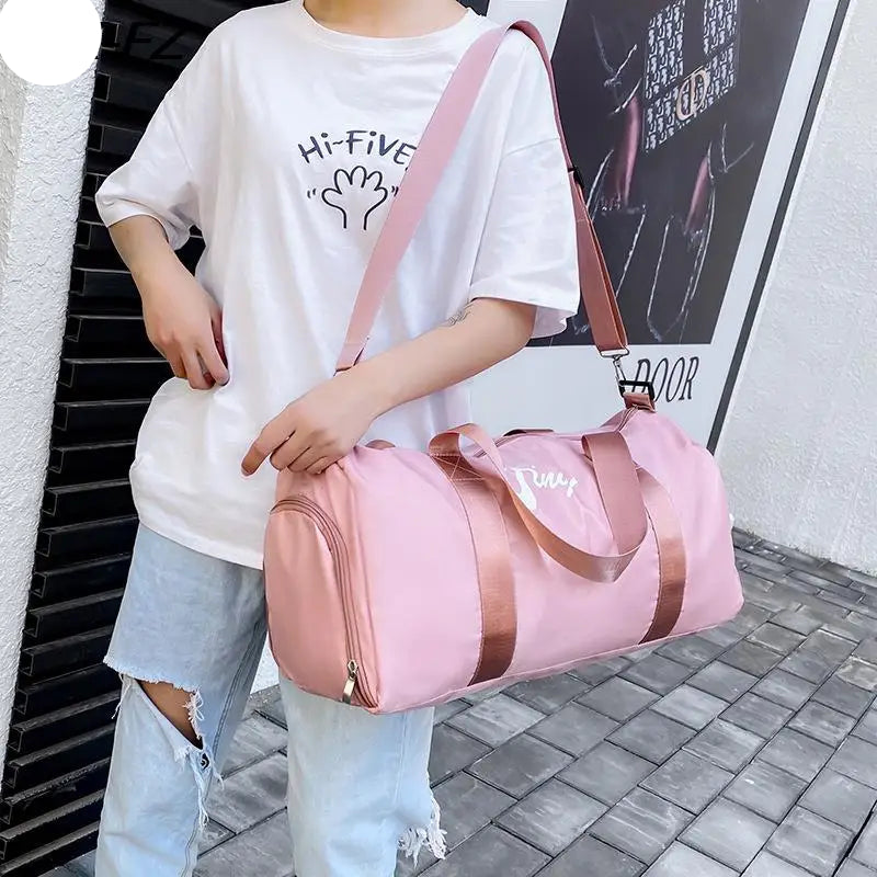 Sac polochon femme Rouge A / 47 X 22 X 24cm-Rouge B / 47 X 22 X 24cm-Noir A / 47 X 22 X 24cm-Noir B / 47 X 22 X 24cm-Rose A / 47 X 22 X 24cm-Rose B / 47 X 22 X 24cm-red2 A / 47 X 22 X 24cm-Rouge C / 47 X 22 X 24cm-Gris A / 47 X 22 X 24cm-Gris B / 47 X 22 X 24cm-Pourpre A / 47 X 22 X 24cm-Pourpre B / 47 X 22 X 24cm-ShopGET® 