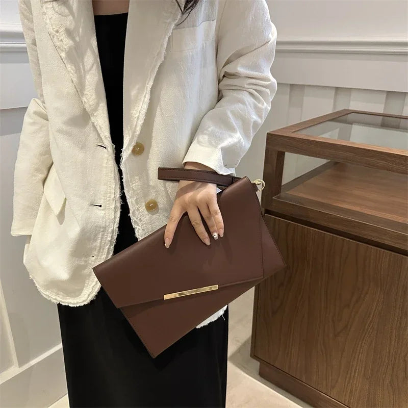 Pochette femme soirée Blanc / 31 x 0.5 x 21cm / OFFERTE-Rouge / 31 x 0.5 x 21cm / OFFERTE-Rose / 31 x 0.5 x 21cm / OFFERTE-Kaki / 31 x 0.5 x 21cm / OFFERTE-Noir / 31 x 0.5 x 21cm / OFFERTE-Marron / 31 x 0.5 x 21cm / OFFERTE-ShopGET® 