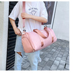 Sac polochon femme Rouge A / 47 X 22 X 24cm-Rouge B / 47 X 22 X 24cm-Noir A / 47 X 22 X 24cm-Noir B / 47 X 22 X 24cm-Rose A / 47 X 22 X 24cm-Rose B / 47 X 22 X 24cm-red2 A / 47 X 22 X 24cm-Rouge C / 47 X 22 X 24cm-Gris A / 47 X 22 X 24cm-Gris B / 47 X 22 X 24cm-Pourpre A / 47 X 22 X 24cm-Pourpre B / 47 X 22 X 24cm-ShopGET® 