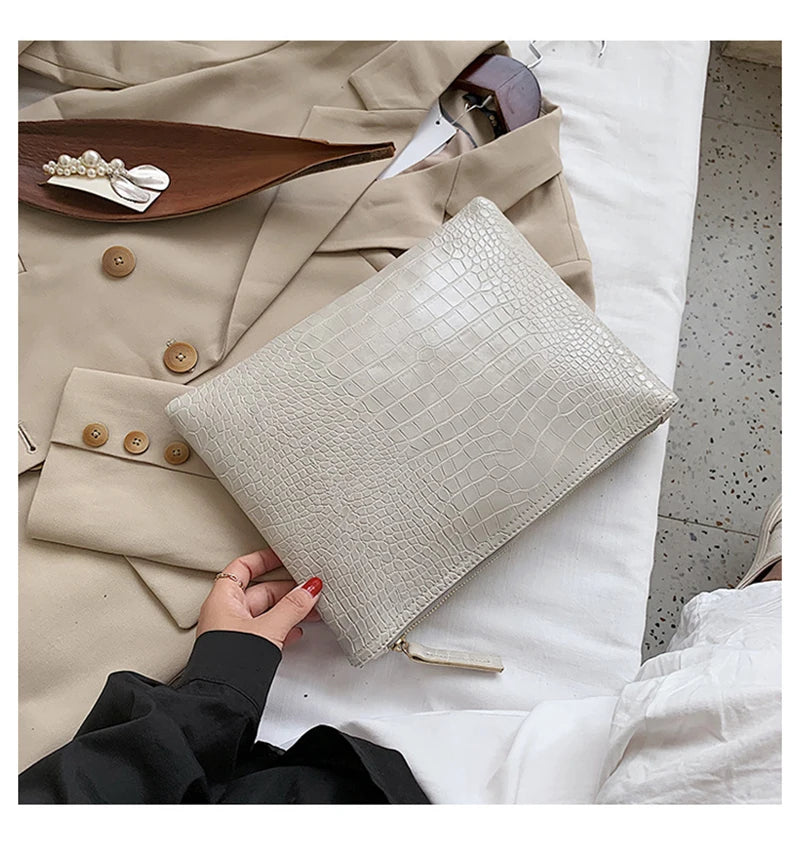 Pochette femme en cuir brillant A / 33x24cm-B / 33x24cm-C / 33x24cm-D / 33x24cm-E / 33x24cm-F / 33x24cm-G / 33x24cm-H / 33x24cm-ShopGET® 