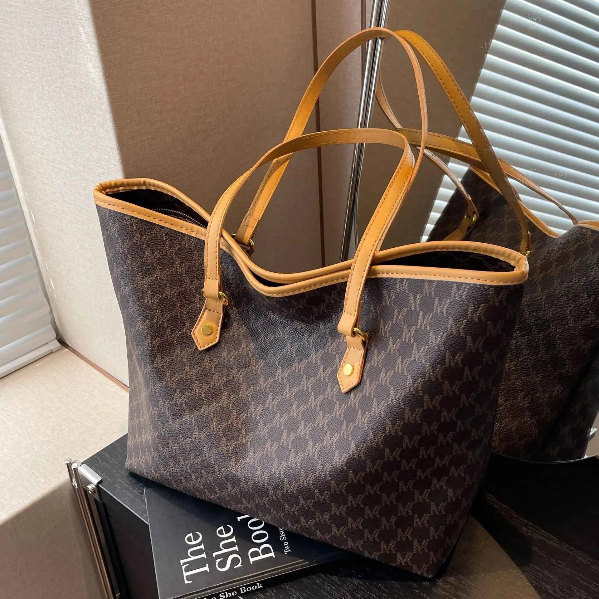 Grand sac cabas femme cuir Beige-Marron-Noir-Shopget 