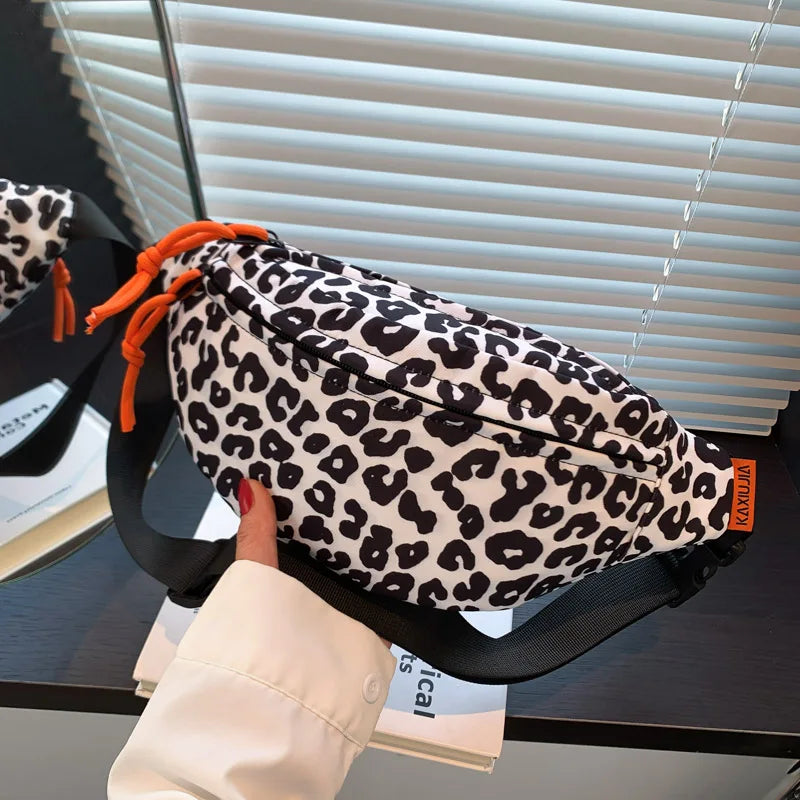 Sac banane léopard blanc et noir