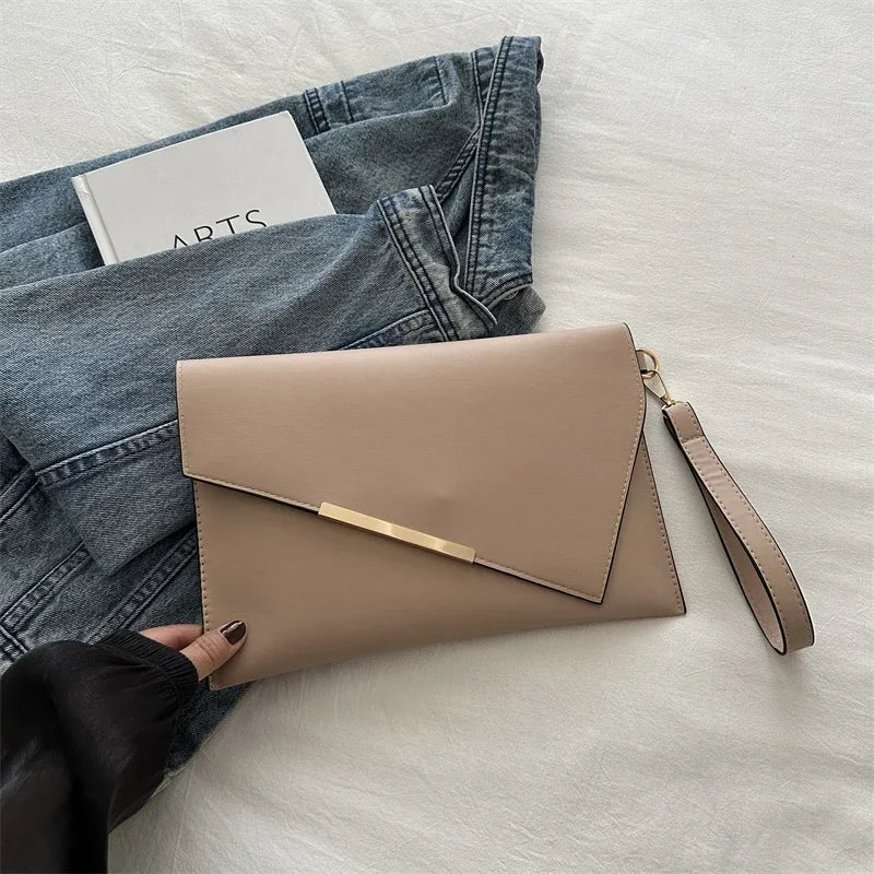 Pochette femme soirée Blanc / 31 x 0.5 x 21cm / OFFERTE-Rouge / 31 x 0.5 x 21cm / OFFERTE-Rose / 31 x 0.5 x 21cm / OFFERTE-Kaki / 31 x 0.5 x 21cm / OFFERTE-Noir / 31 x 0.5 x 21cm / OFFERTE-Marron / 31 x 0.5 x 21cm / OFFERTE-ShopGET® 