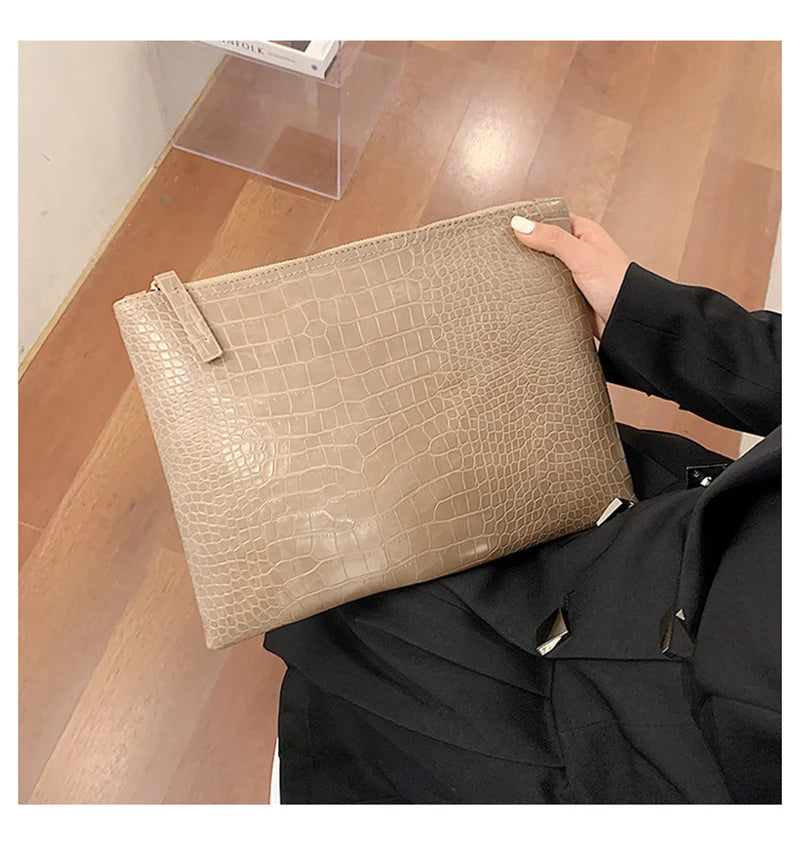 Pochette femme en cuir brillant A / 33x24cm-B / 33x24cm-C / 33x24cm-D / 33x24cm-E / 33x24cm-F / 33x24cm-G / 33x24cm-H / 33x24cm-ShopGET® 