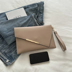 Pochette femme soirée Blanc / 31 x 0.5 x 21cm / OFFERTE-Rouge / 31 x 0.5 x 21cm / OFFERTE-Rose / 31 x 0.5 x 21cm / OFFERTE-Kaki / 31 x 0.5 x 21cm / OFFERTE-Noir / 31 x 0.5 x 21cm / OFFERTE-Marron / 31 x 0.5 x 21cm / OFFERTE-ShopGET® 