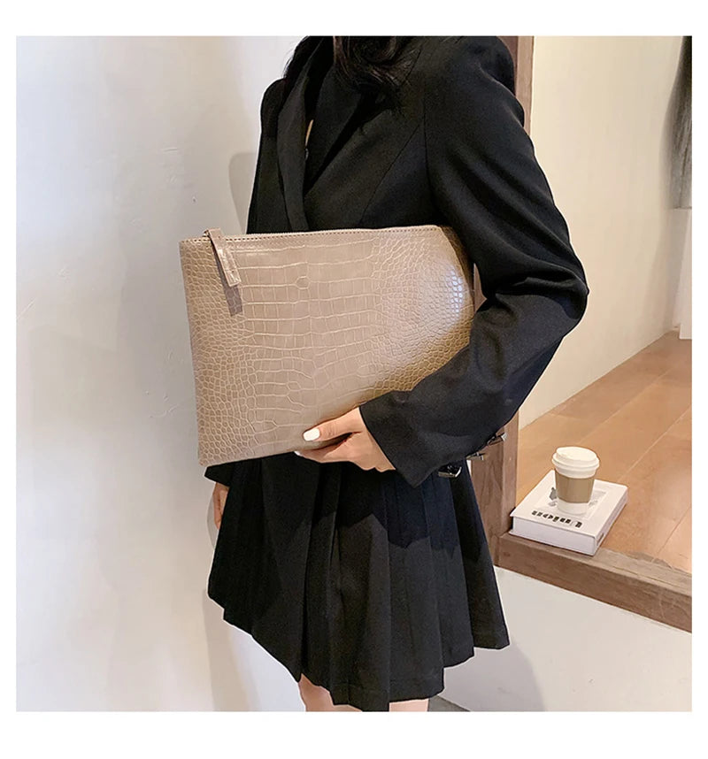 Pochette femme en cuir brillant A / 33x24cm-B / 33x24cm-C / 33x24cm-D / 33x24cm-E / 33x24cm-F / 33x24cm-G / 33x24cm-H / 33x24cm-ShopGET® 