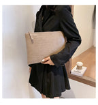 Pochette femme en cuir brillant A / 33x24cm-B / 33x24cm-C / 33x24cm-D / 33x24cm-E / 33x24cm-F / 33x24cm-G / 33x24cm-H / 33x24cm-ShopGET® 