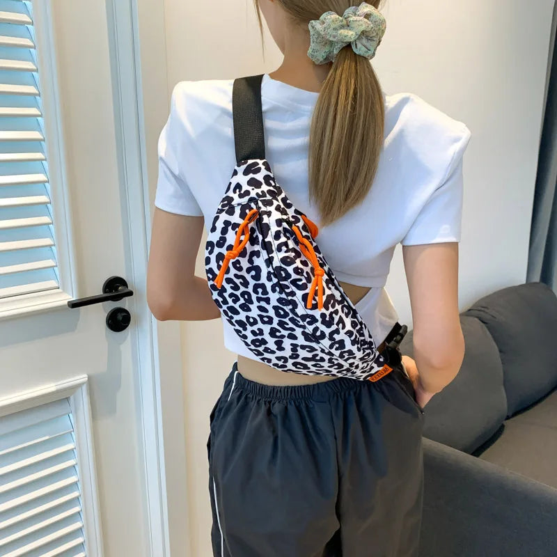 Sac banane léopard blanc et noir