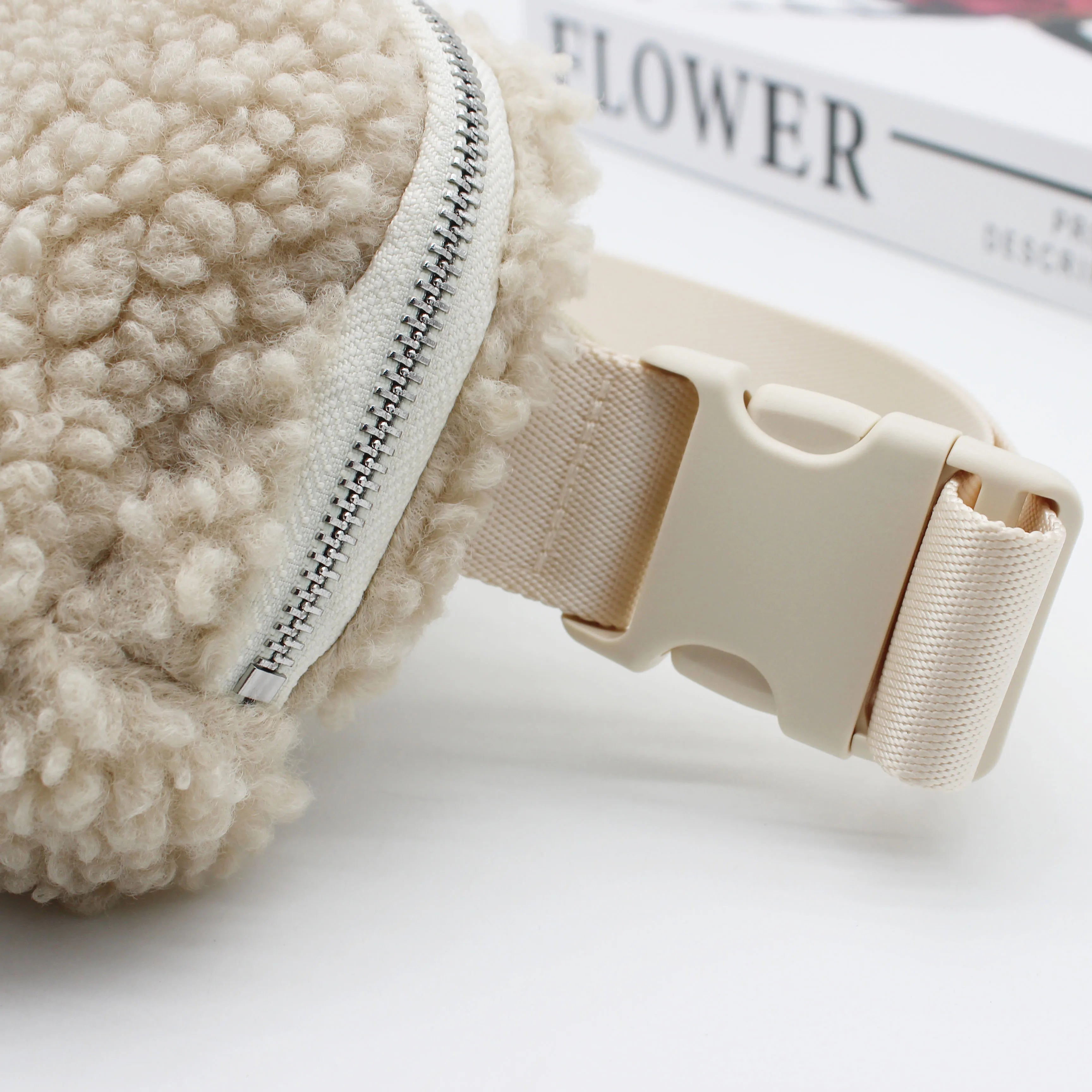 Sac banane velours côtelé beige femme