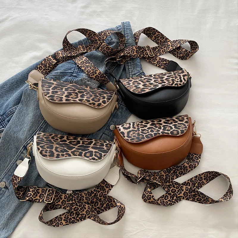 Sac banane femme chic demi-lune à décor léopard