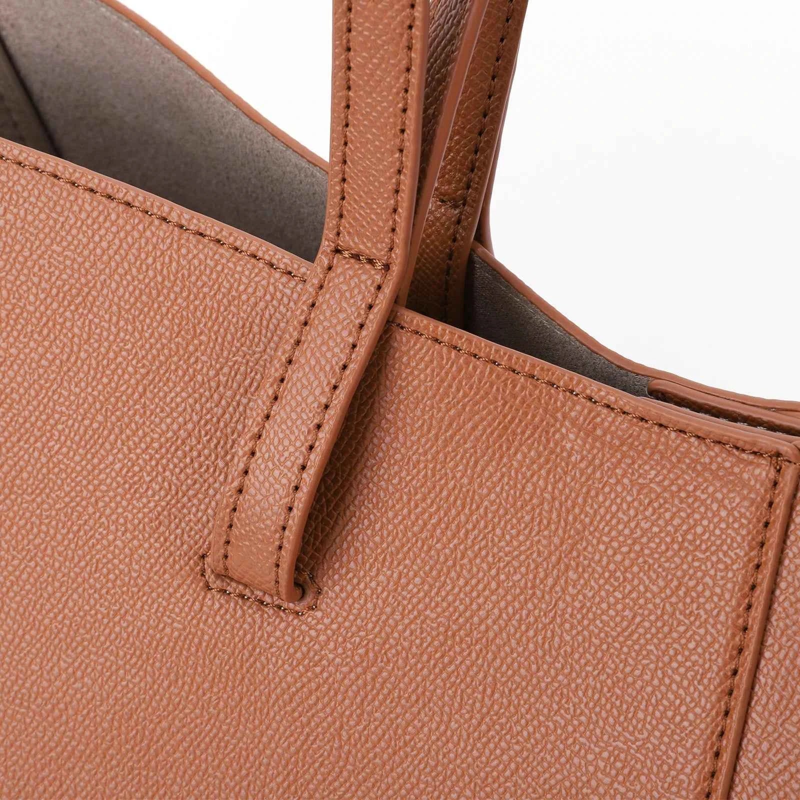 Sac cabas femme cuir souple business B Gris / Offerte-B Café / Offerte-B Rouge / Offerte-A Camel S / Offerte-C Rouge / Offerte-B Gris clair / Offerte-B Kaki / Offerte-B Noir / Offerte-A Dark Gris S / Offerte-A Dark Grey L / Offerte-A Noir L / Offerte-D Café / Offerte-D Marron / Offerte-D Noir / Offerte-C Marron / Offerte-E Blanc / Offerte-E Noir / Offerte-D Kaki / Offerte-ShopGET® 