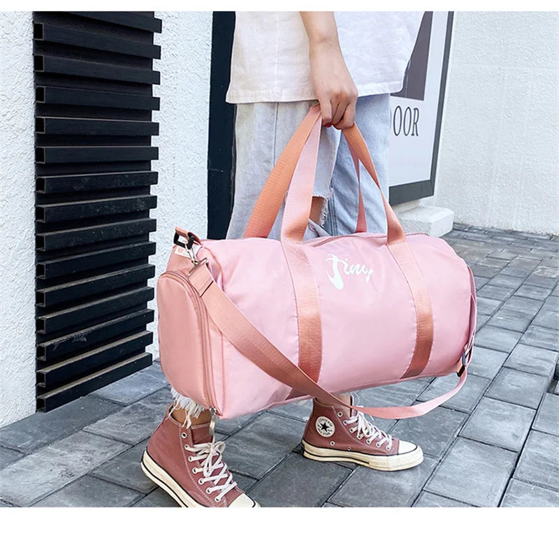 Sac polochon femme Rouge A / 47 X 22 X 24cm-Rouge B / 47 X 22 X 24cm-Noir A / 47 X 22 X 24cm-Noir B / 47 X 22 X 24cm-Rose A / 47 X 22 X 24cm-Rose B / 47 X 22 X 24cm-red2 A / 47 X 22 X 24cm-Rouge C / 47 X 22 X 24cm-Gris A / 47 X 22 X 24cm-Gris B / 47 X 22 X 24cm-Pourpre A / 47 X 22 X 24cm-Pourpre B / 47 X 22 X 24cm-ShopGET® 