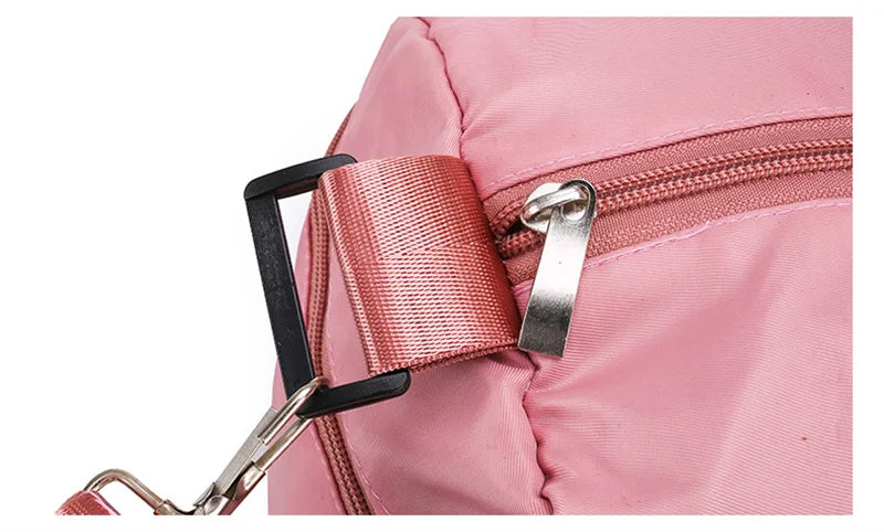 Sac polochon femme Rouge A / 47 X 22 X 24cm-Rouge B / 47 X 22 X 24cm-Noir A / 47 X 22 X 24cm-Noir B / 47 X 22 X 24cm-Rose A / 47 X 22 X 24cm-Rose B / 47 X 22 X 24cm-red2 A / 47 X 22 X 24cm-Rouge C / 47 X 22 X 24cm-Gris A / 47 X 22 X 24cm-Gris B / 47 X 22 X 24cm-Pourpre A / 47 X 22 X 24cm-Pourpre B / 47 X 22 X 24cm-ShopGET® 