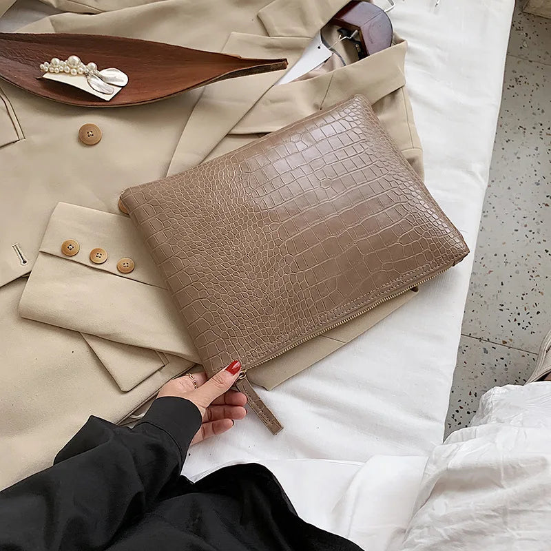 Pochette femme en cuir brillant A / 33x24cm-B / 33x24cm-C / 33x24cm-D / 33x24cm-E / 33x24cm-F / 33x24cm-G / 33x24cm-H / 33x24cm-ShopGET® 