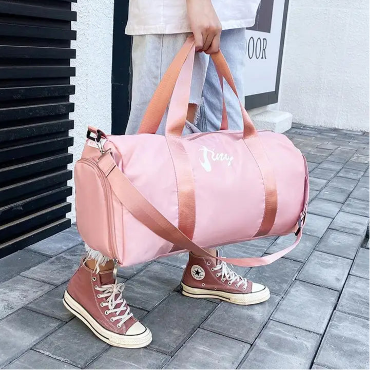 Sac polochon femme Rouge A / 47 X 22 X 24cm-Rouge B / 47 X 22 X 24cm-Noir A / 47 X 22 X 24cm-Noir B / 47 X 22 X 24cm-Rose A / 47 X 22 X 24cm-Rose B / 47 X 22 X 24cm-red2 A / 47 X 22 X 24cm-Rouge C / 47 X 22 X 24cm-Gris A / 47 X 22 X 24cm-Gris B / 47 X 22 X 24cm-Pourpre A / 47 X 22 X 24cm-Pourpre B / 47 X 22 X 24cm-ShopGET® 