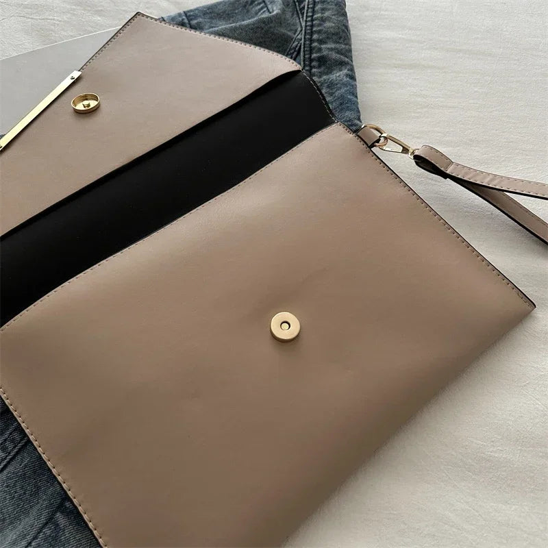 Pochette femme soirée Blanc / 31 x 0.5 x 21cm / OFFERTE-Rouge / 31 x 0.5 x 21cm / OFFERTE-Rose / 31 x 0.5 x 21cm / OFFERTE-Kaki / 31 x 0.5 x 21cm / OFFERTE-Noir / 31 x 0.5 x 21cm / OFFERTE-Marron / 31 x 0.5 x 21cm / OFFERTE-ShopGET® 